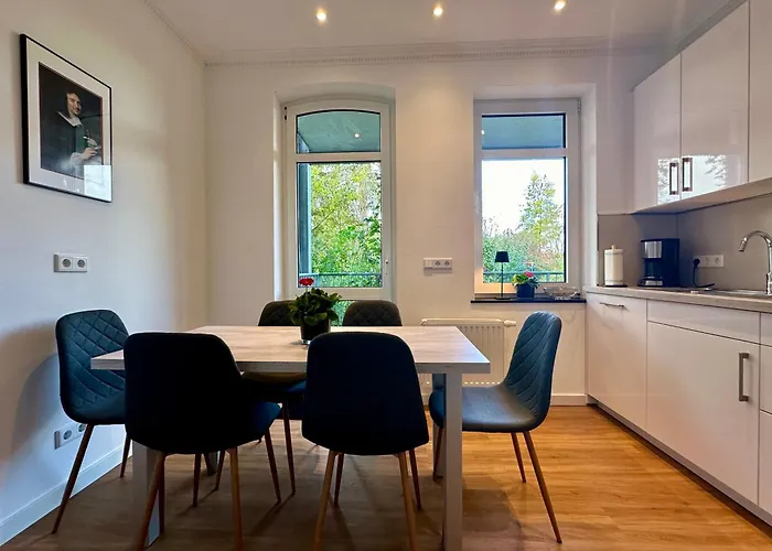 Apartment In Bad Wilhelmshoehe Mit Grossem Balkon Im Gruenen Und Kostenfreien Parkplaetzen